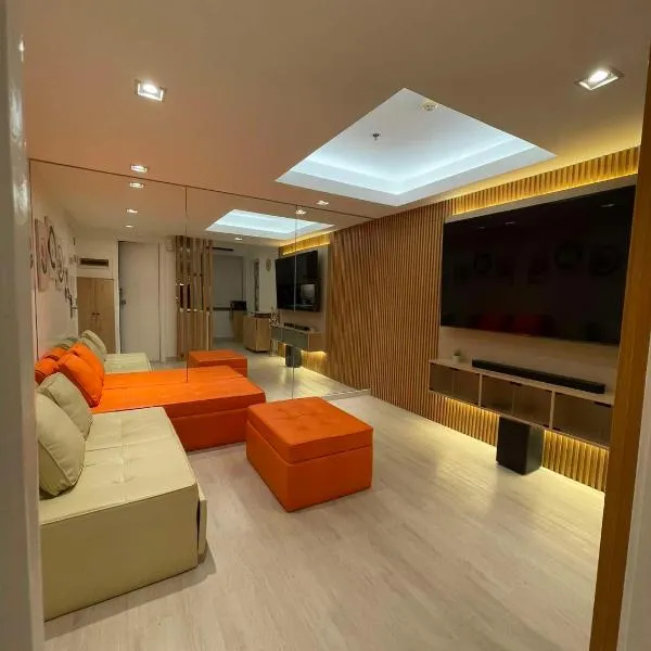 Supreme Luxury 2BR Condo - Azure Urban Resort Residences near Manila Airport, hotel em Manilla