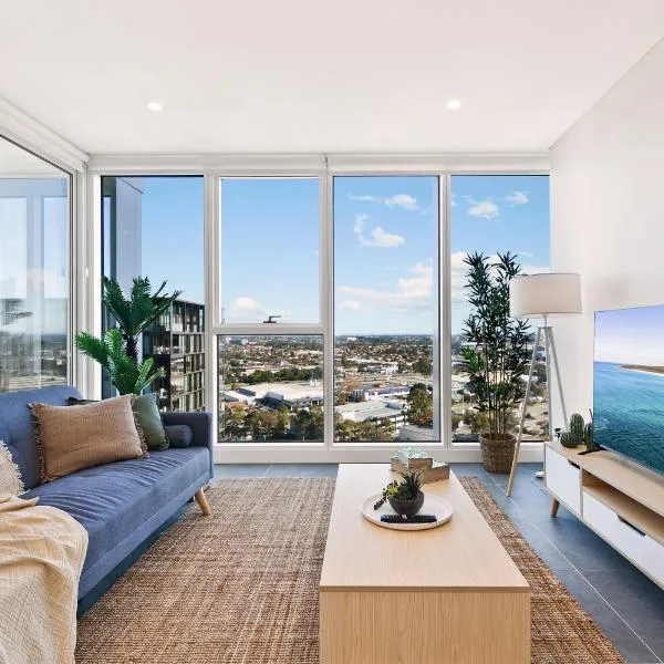 Breathtaking Views Modern 2BR Pool, Parking, Gym, hotel in Sydney