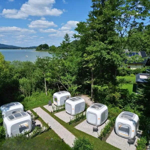 Direkt am Wallersee - Cubes - SELF CHECK-IN, hotel in Henndorf am Wallersee