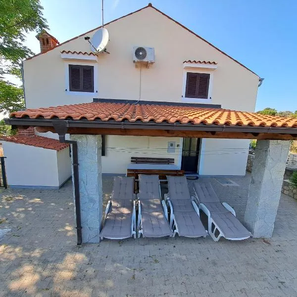 Apartman Kornu、ヴェリ・ロシニュのホテル