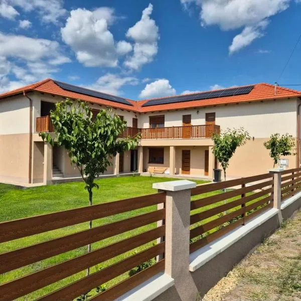 PoroszLove Vendégház, hotel v destinaci Poroszló