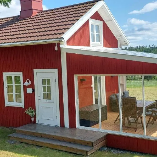 Djurstagården Ängslyckan, hôtel à Jättendal