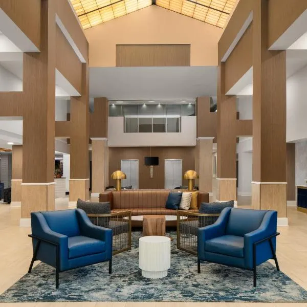 DoubleTree by Hilton Norfolk Airport, hotel in Norfolk