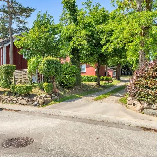 Cosy-Living Bed and Kicthen - close to beach and fjord, hotel Roskildében