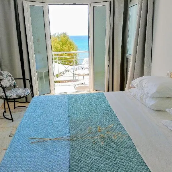 Phil Samosflats Beachfront Maisonettes, hotel v destinaci Potokáki