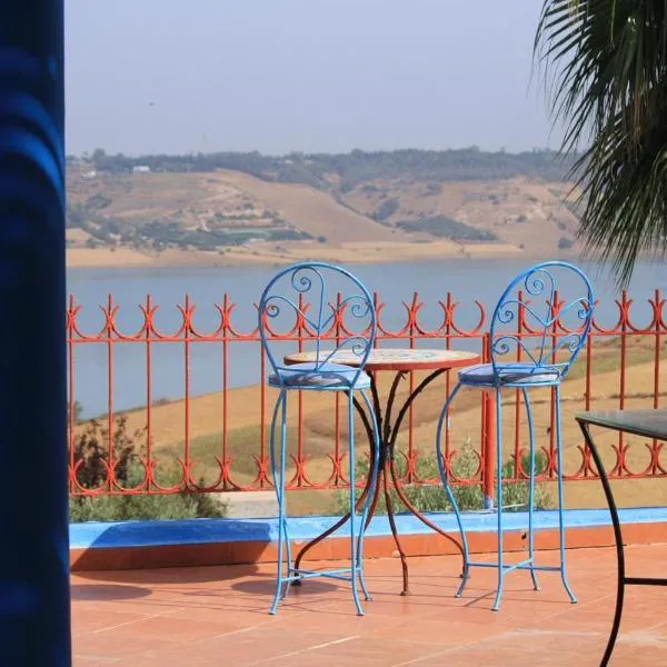 Peacock farm on the lake, hotell i Douar Oulad Jaber