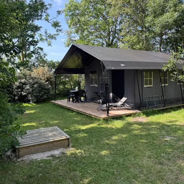 Prachtige 4 persoons glampingtent op rustige kleine camping, hotel in Anna Paulowna