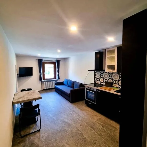 Borgo Emilius - CIR 0053, hotel in Villefranche