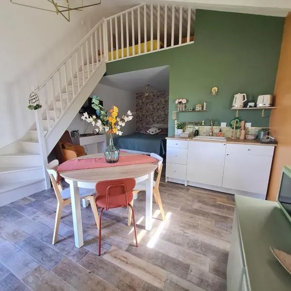 Dépendance entre CAEN et la mer, Hotel in Lasson