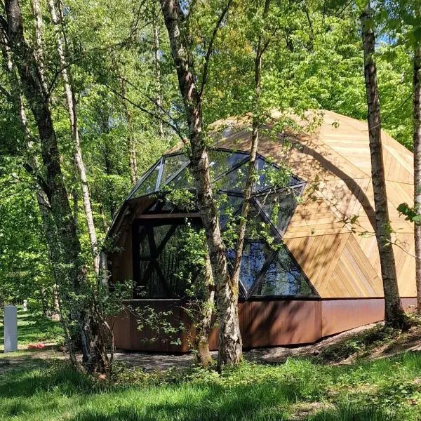 Dôme géodésique exceptionnel en pleine nature, hotel in Flamizoulle