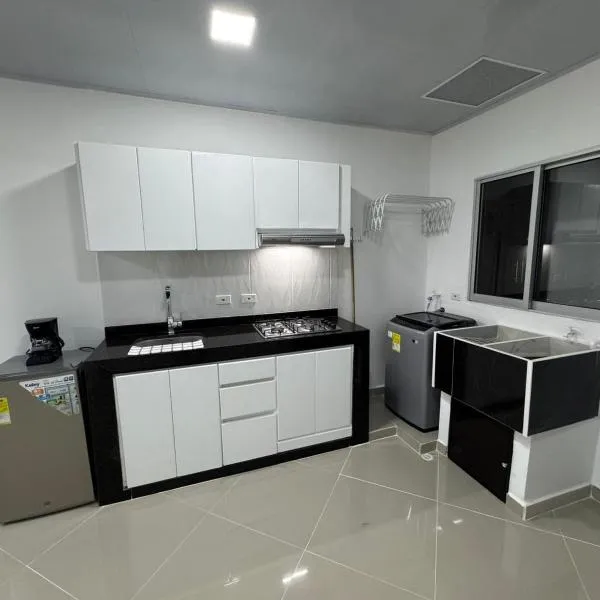 Moderno apartaestudio amoblado con parqueadero, hotel em Barrancabermeja