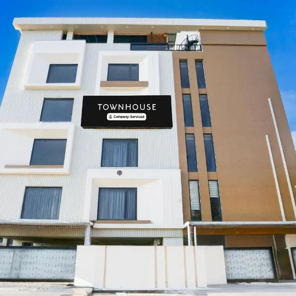 Super Townhouse ISBT Dehradun, hotel v destinaci Déhrádún
