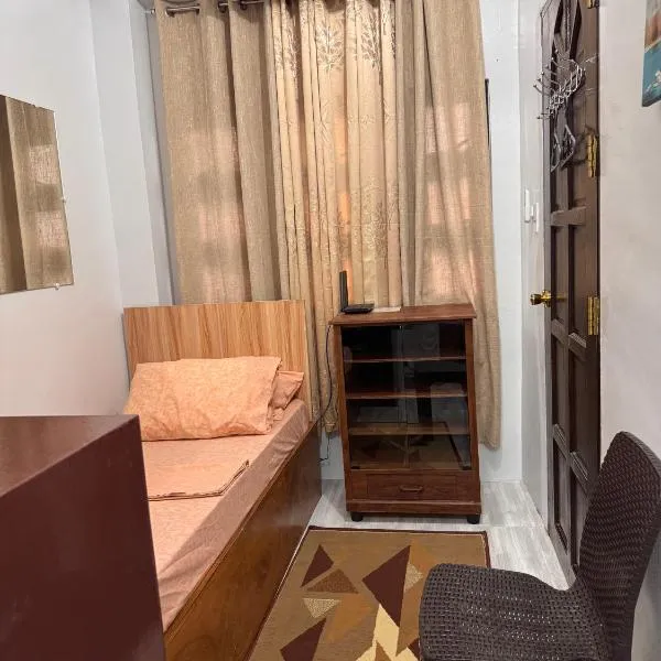 Comfy 2Single Beds Unit, with Wifi, Free Parking at Sonia's Island Stay, khách sạn ở Virac