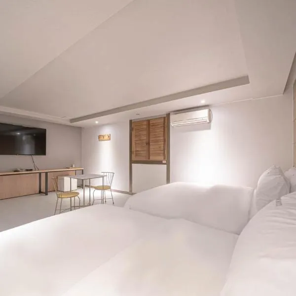ZZAM Hotel, hotel em Jeonju
