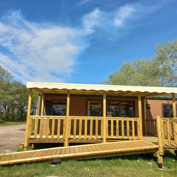 Cottage adapté PMR, hotel in Ligné