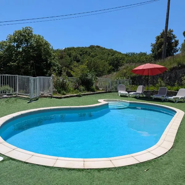 Gîte - Chez Gabriel et Julie、Viviersのホテル