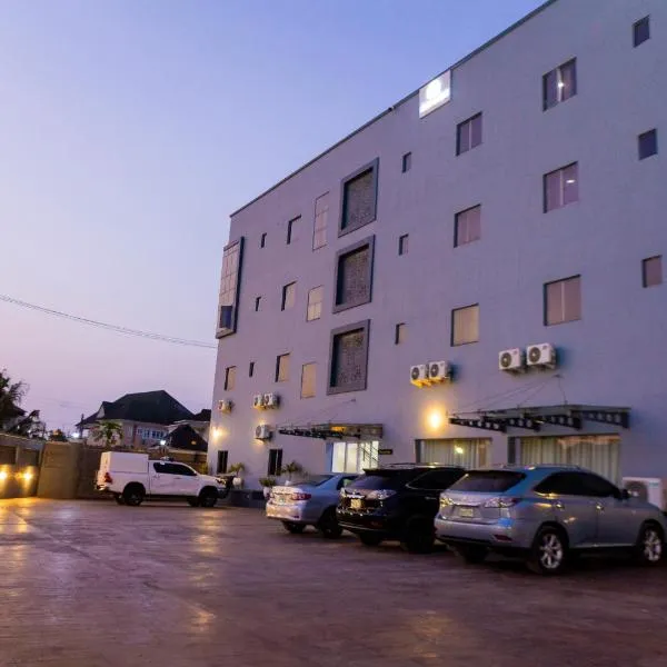 Romeneo Grand Royal Hotel，位于拉各斯的酒店