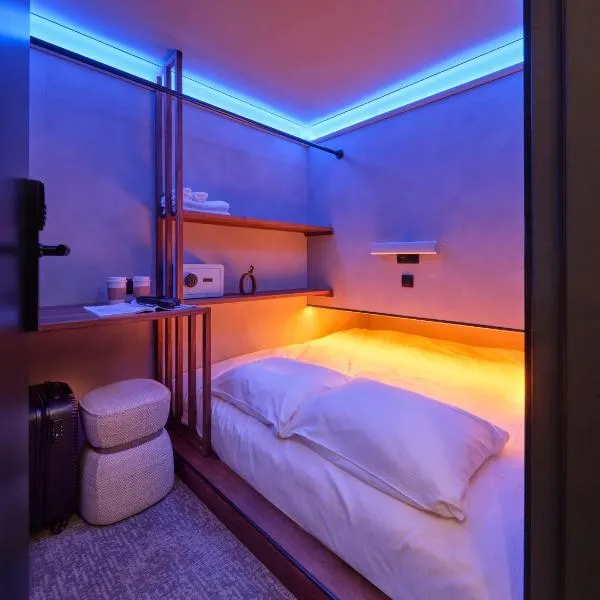 The Hyve Capsule hostel Amsterdam, hotel v destinácii Amsterdam