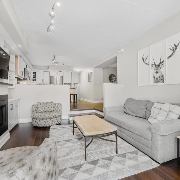 Blue Mountain Haus - Private Patio - Walk to Blue, hotel em Montanhas Azuis