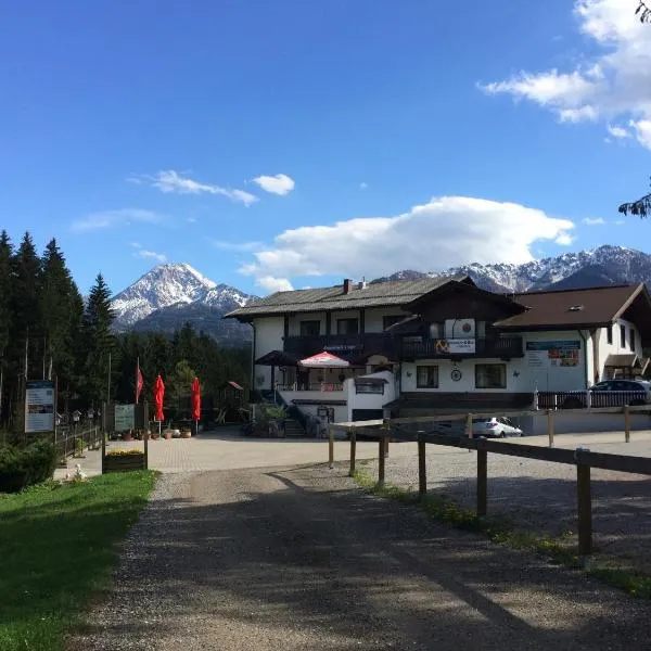 Karawanken Lodge, hotel in Faak am See