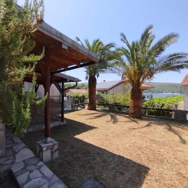 Apartment Jankovic, hotelli kohteessa Tivat