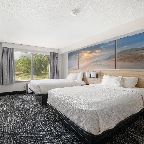 Days Inn & Suites by Wyndham Norton Shores Muskegon, hotel v destinaci Norton Shores