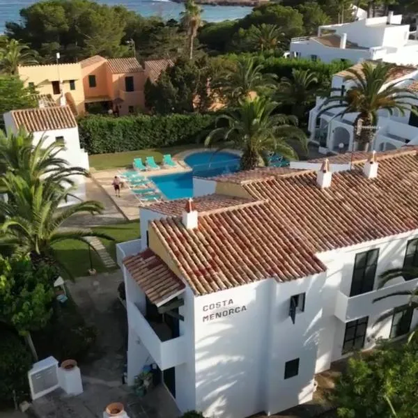 Apartamento costa Menorca: Cala en Bosch şehrinde bir otel