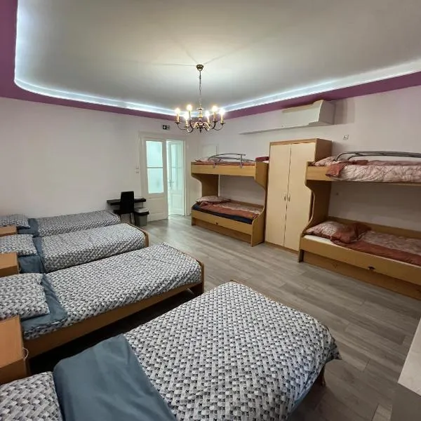 Happy Hostel, hotel in Rijeka
