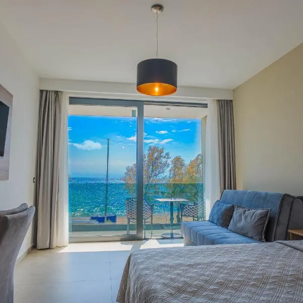 Maresole Beachfront Residence, hotel in Poreč