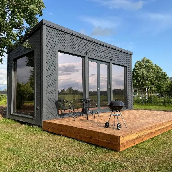 EstBerg Tartu Glasshouse with Sauna, hotel en Tartu