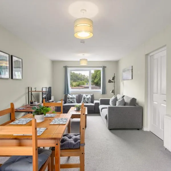 Modern flat near Murrayfield stadium, sleeps 4, ξενοδοχείο στο Εδιμβούργο