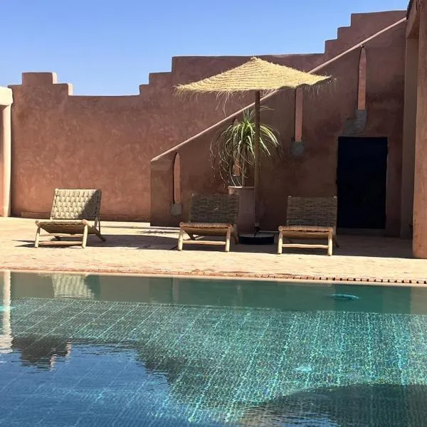 Villa 4 chambres avec grande piscine privée, hotel en Marrakech