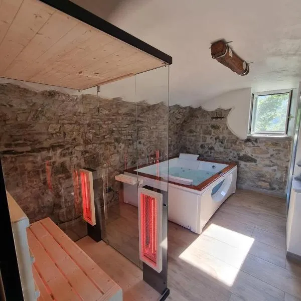 "Rosa di sera" - Relax in Toscana con Spa privata,位于Tresana的酒店