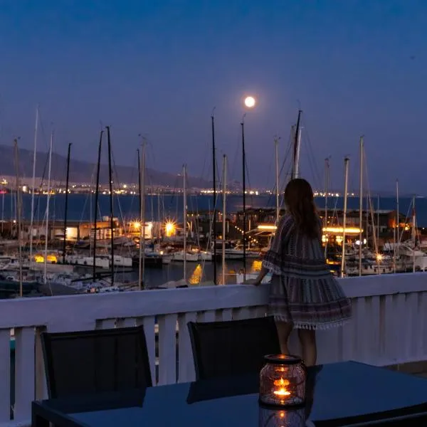 Seaside Grey Pearl Villa, ξενοδοχείο στον Πειραιά