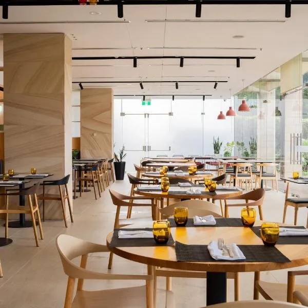 Crowne Plaza Sydney Macquarie Park by IHG, hotell i Sydney