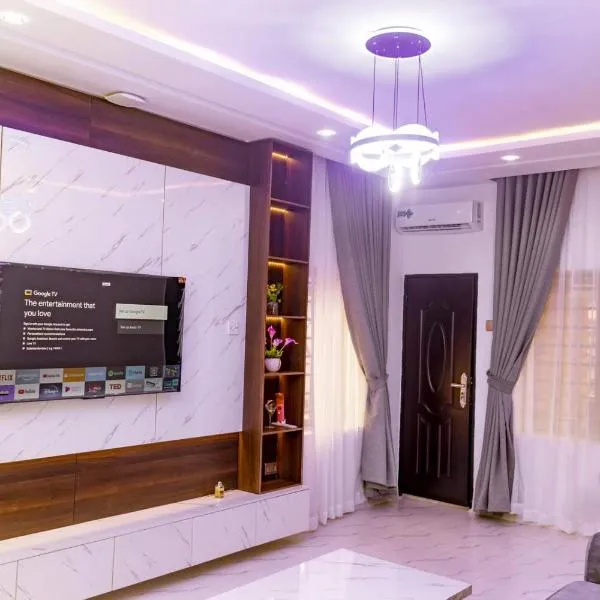 Crowned Crest Apartments, hotel a Akowonjo