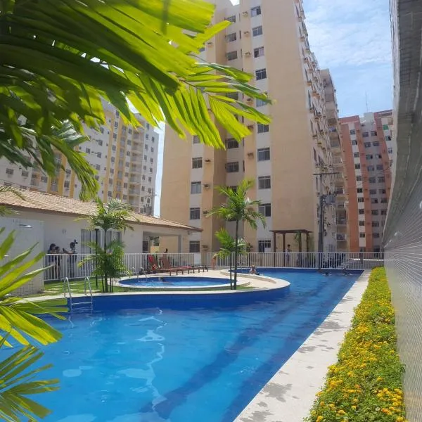 Apto com facil acesso ao Aeroporto e Mangueirão, com elevador, garagem e piscina, hotel in Belém