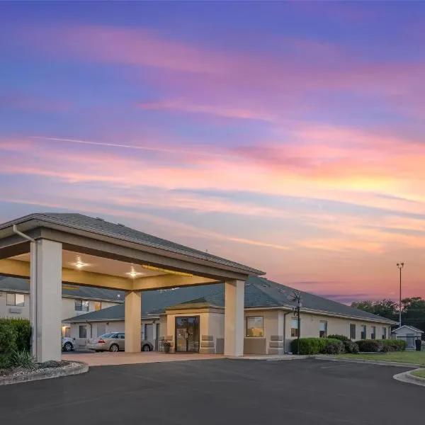 Best Western TimberRidge Inn、Groveのホテル