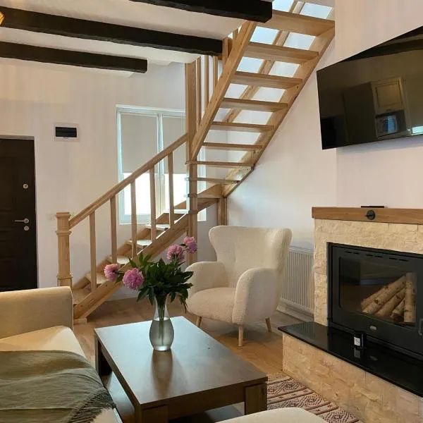 Casă chic La Han la Slănic, hôtel à Slănic-Moldova