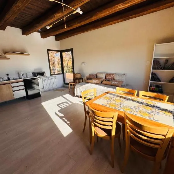 Departamento Charles - Chacras de Coria, hôtel à Luján de Cuyo