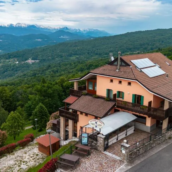Hotel & Restaurant AL TRIVIO – hotel w mieście Altana