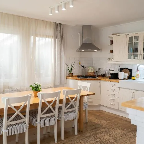 Tisch Vendégház, hotel in Hajdúszoboszló