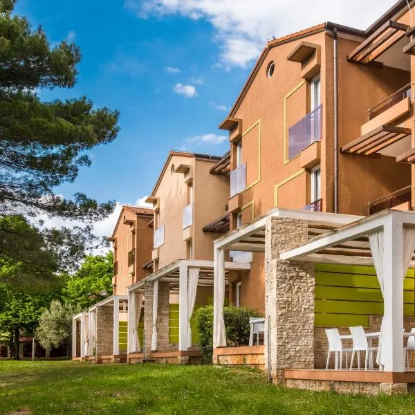 Apartments Stella Plava Laguna, ξενοδοχείο στο Ουμάγκ
