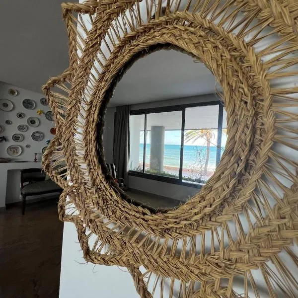 Mahdia apartment with sea view, hotel u gradu Hiboun