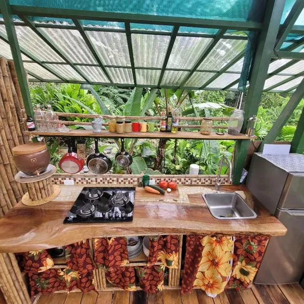 Ylang-palm Bungalow, hotel in Paraíso