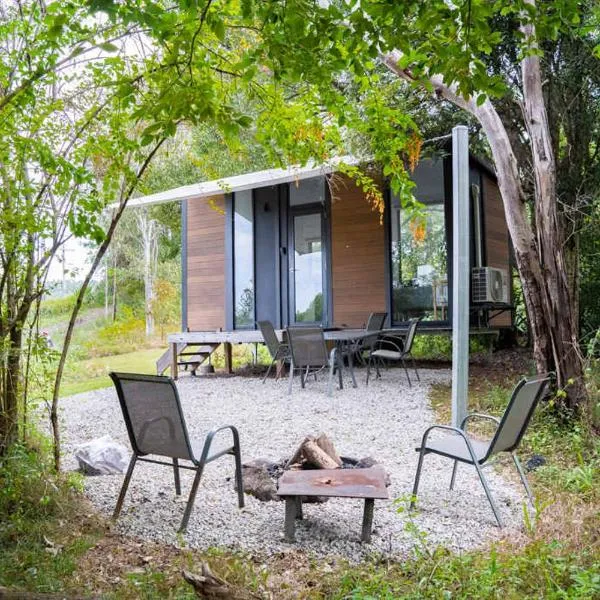 Hill Creek Tiny House 3 by Tiny Away, hotel in Perwillowen