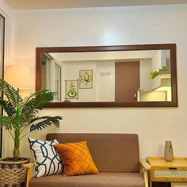 Hiraya Pod Staycation Netflix Balcony Beach Escape, hotel i Manila