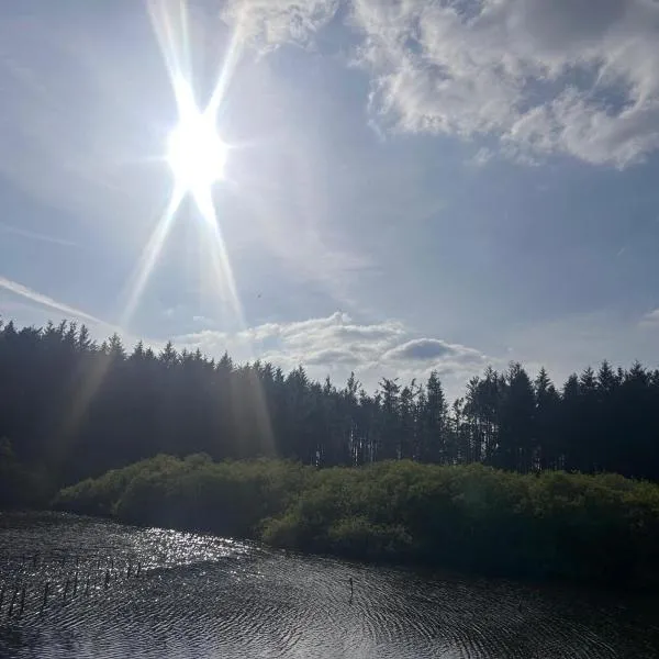 Bell Tent - Lakeside, hotell sihtkohas Oswestry