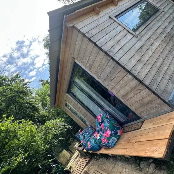 Chalet champêtre Le Doux Refuge, hotel v destinaci Retheuil