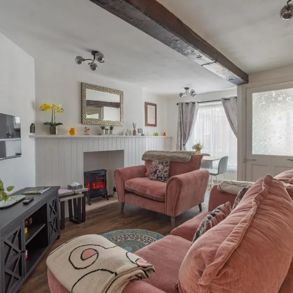 Cosy 2 bedroom Cotswold cottage, hotel in Malmesbury